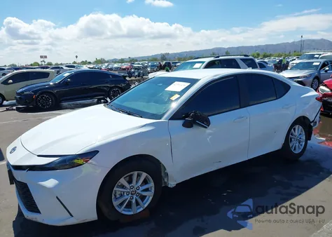 2025 Toyota Camry Le z USA, uszkodzony, nr VIN 4T1DAACK6SU569122